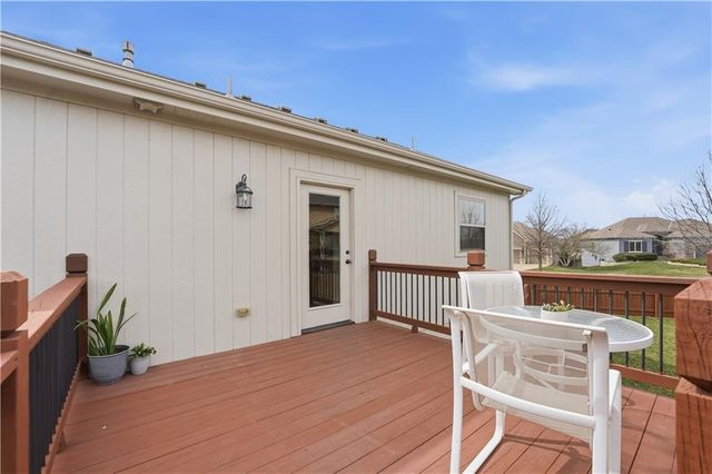 17228 W 198th Terrace, Spring Hill, KS 66083