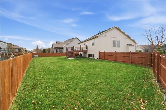 17228 W 198th Terrace, Spring Hill, KS 66083