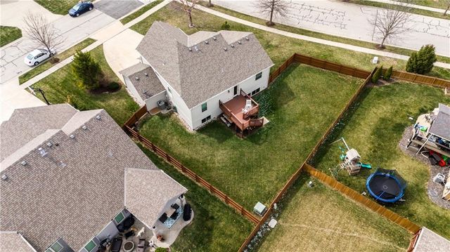 17228 W 198th Terrace, Spring Hill, KS 66083