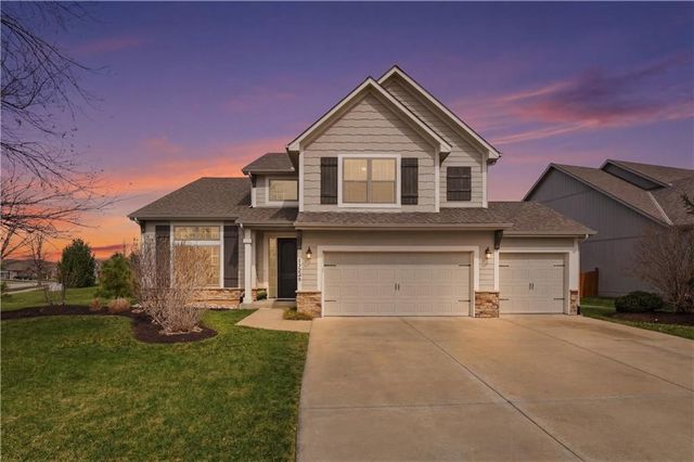 17228 W 198th Terrace, Spring Hill, KS 66083