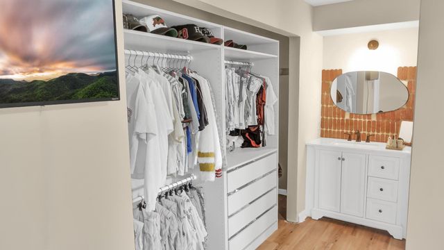 223 Kirkaldy Drive, Houston, TX 77015