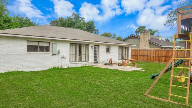 223 Kirkaldy Drive, Houston, TX 77015
