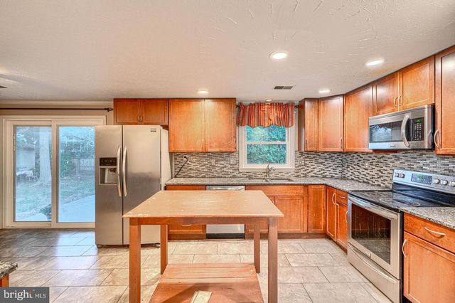 3009 SHERWOOD RD, Waldorf, MD 20601