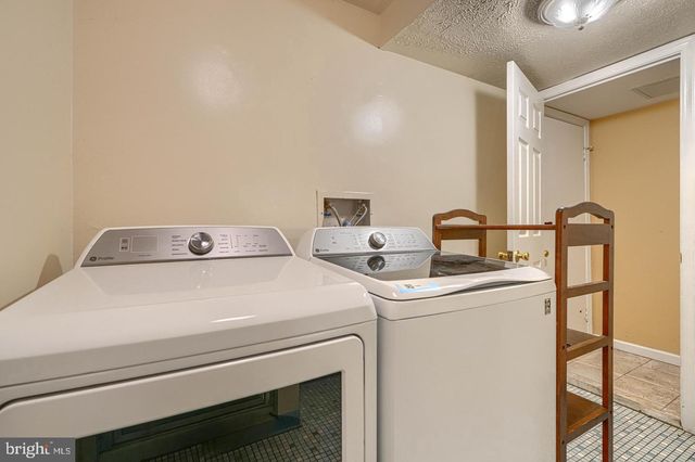 3009 SHERWOOD RD, Waldorf, MD 20601
