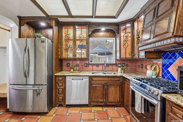 614 Claude W Black, San Antonio, TX 78203