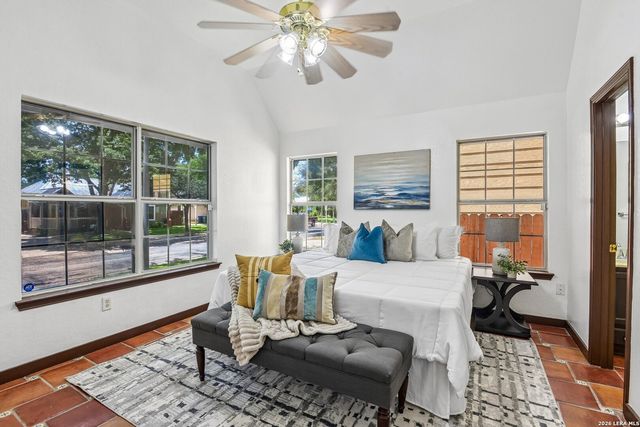 614 Claude W Black, San Antonio, TX 78203