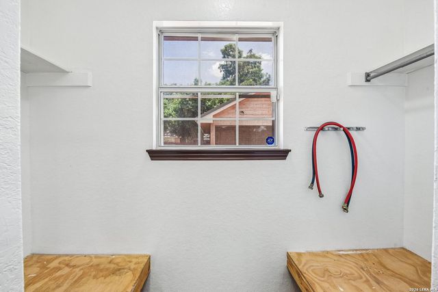 614 Claude W Black, San Antonio, TX 78203