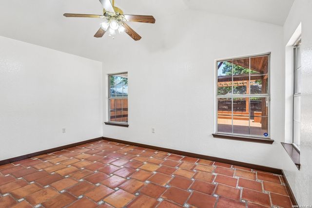 614 Claude W Black, San Antonio, TX 78203