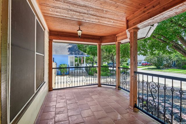 614 Claude W Black, San Antonio, TX 78203