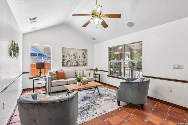 614 Claude W Black, San Antonio, TX 78203