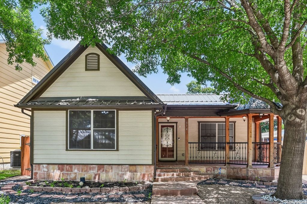 614 Claude W Black, San Antonio, TX 78203