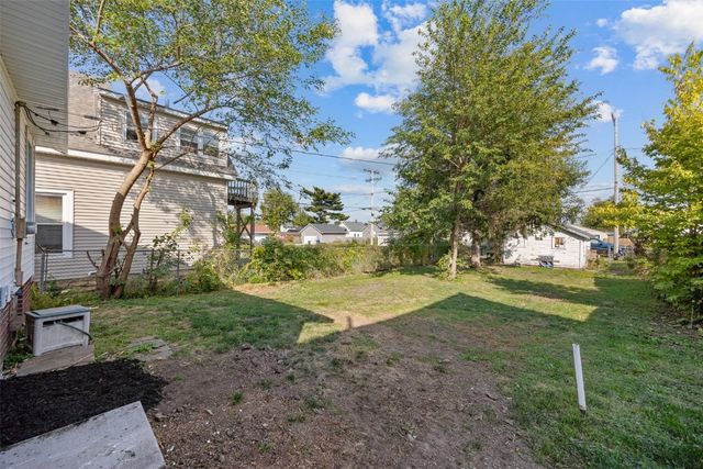 1005 10th St SW, Cedar Rapids, IA 52404