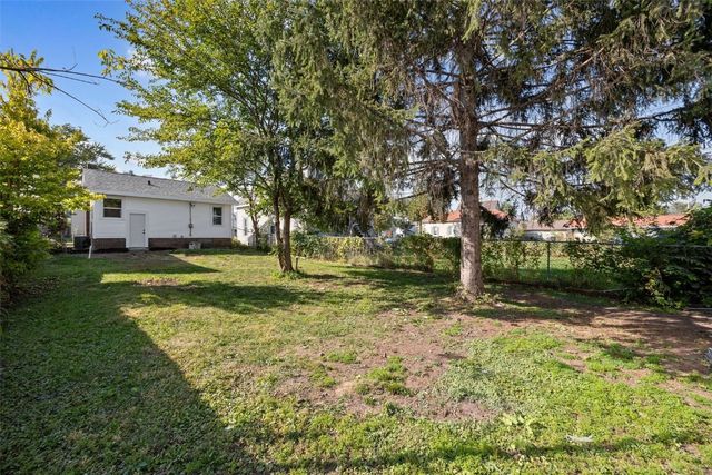 1005 10th St SW, Cedar Rapids, IA 52404