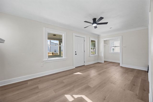 1005 10th St SW, Cedar Rapids, IA 52404