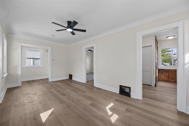 1005 10th St SW, Cedar Rapids, IA 52404