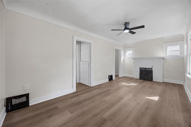 1005 10th St SW, Cedar Rapids, IA 52404