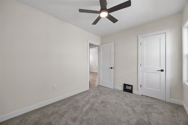 1005 10th St SW, Cedar Rapids, IA 52404