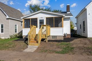 1005 10th St SW, Cedar Rapids, IA 52404