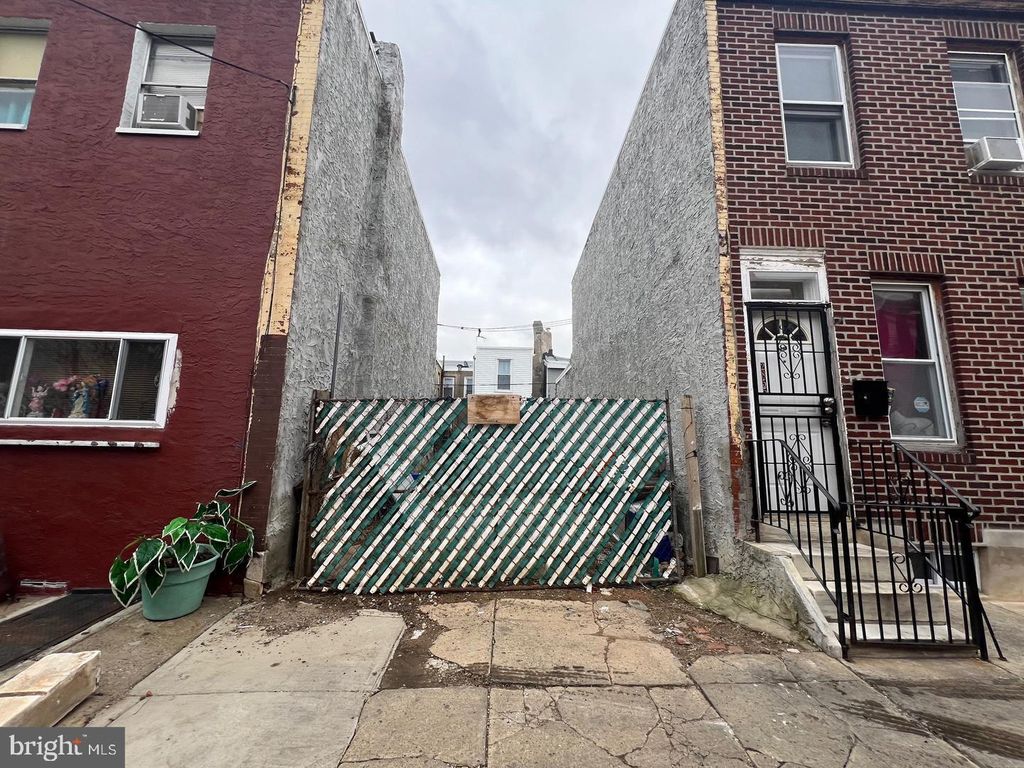 2857 N ORIANNA STREET, Philadelphia, PA 19133