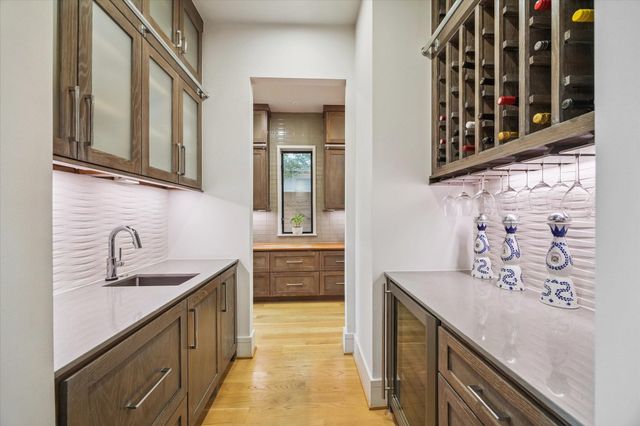 1249 Chippendale Road, Houston, TX 77018