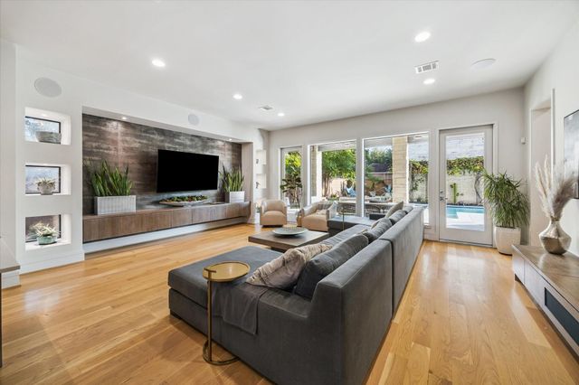 1249 Chippendale Road, Houston, TX 77018