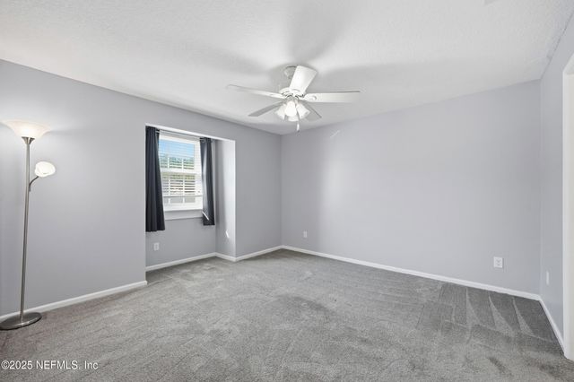 11 NORTHSIDE Drive S 202, Jacksonville, FL 32218