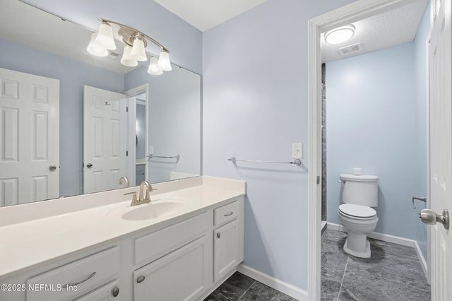 11 NORTHSIDE Drive S 202, Jacksonville, FL 32218