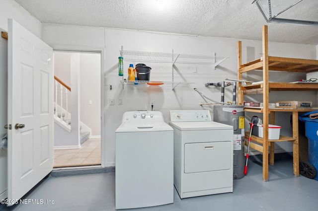 11 NORTHSIDE Drive S 202, Jacksonville, FL 32218