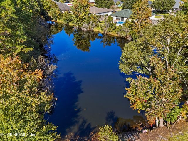 11 NORTHSIDE Drive S 202, Jacksonville, FL 32218