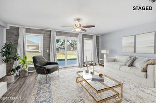 11 NORTHSIDE Drive S 202, Jacksonville, FL 32218