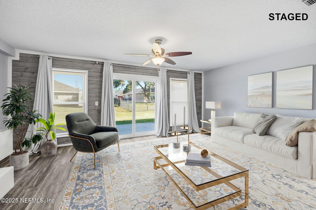 11 NORTHSIDE Drive S 202, Jacksonville, FL 32218