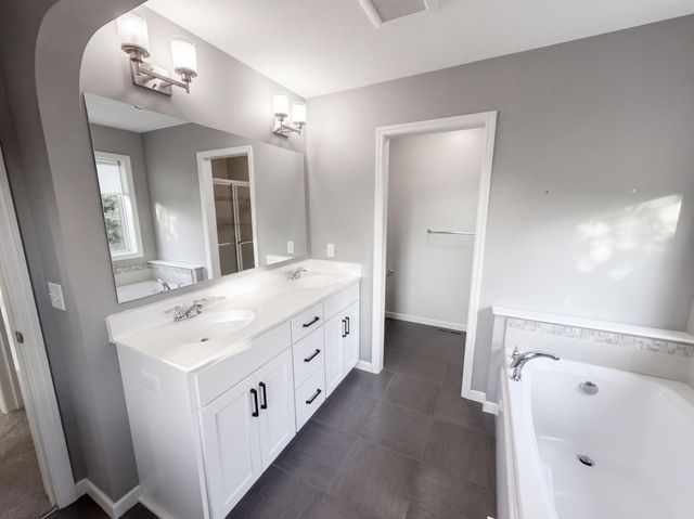 16891 E Lake Drive, Lakeville, MN 55044