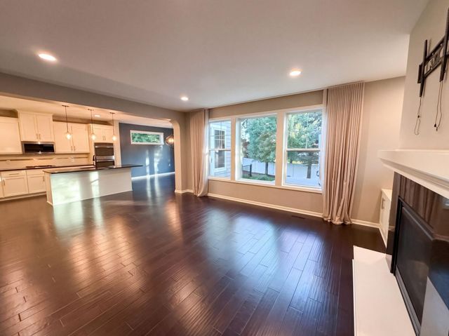 16891 E Lake Drive, Lakeville, MN 55044