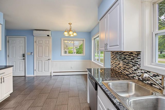 727 Tanglewood Drive, Shoreview, MN 55126