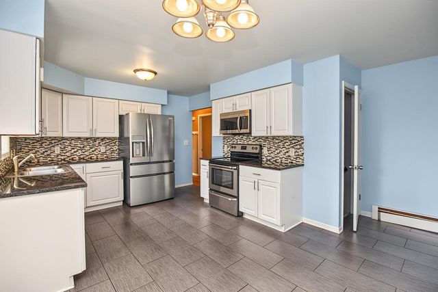 727 Tanglewood Drive, Shoreview, MN 55126