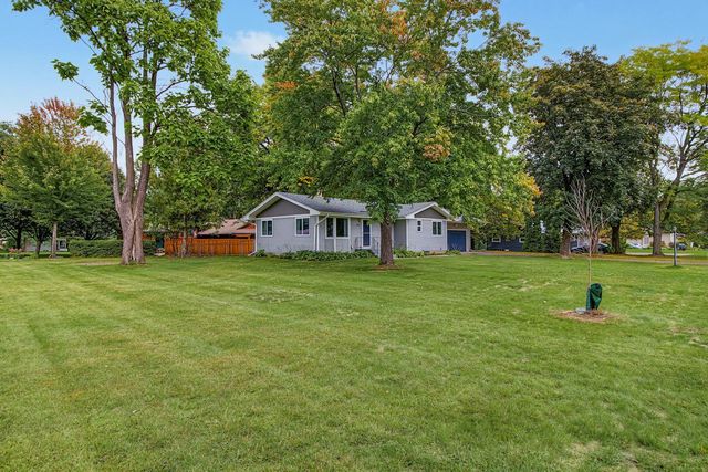 727 Tanglewood Drive, Shoreview, MN 55126