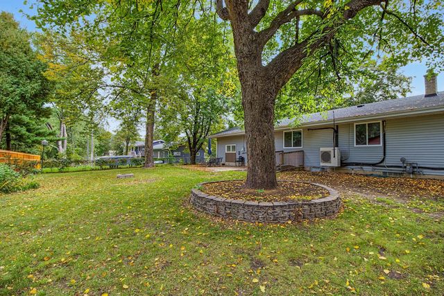 727 Tanglewood Drive, Shoreview, MN 55126