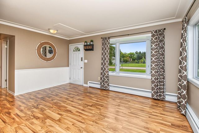 727 Tanglewood Drive, Shoreview, MN 55126