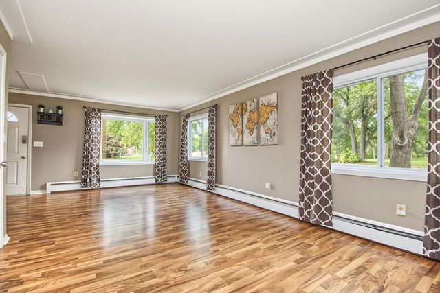 727 Tanglewood Drive, Shoreview, MN 55126