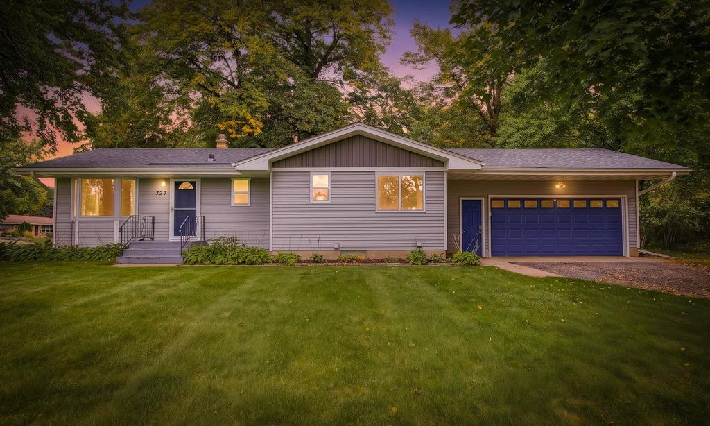 727 Tanglewood Drive, Shoreview, MN 55126
