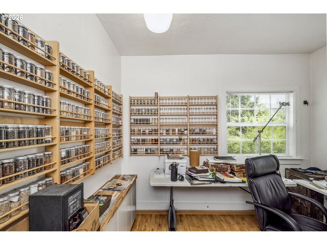 2204 Ne 7TH Ave, Portland, OR 97212