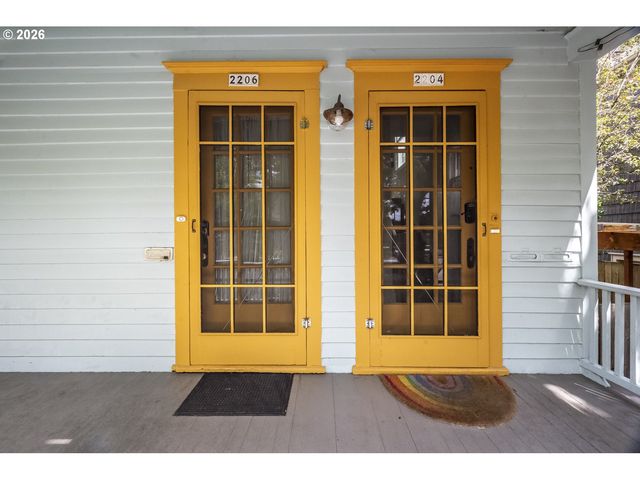 2204 Ne 7TH Ave, Portland, OR 97212