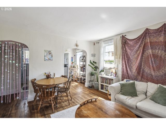 2204 Ne 7TH Ave, Portland, OR 97212