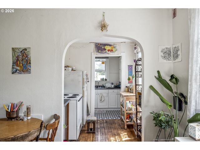 2204 Ne 7TH Ave, Portland, OR 97212