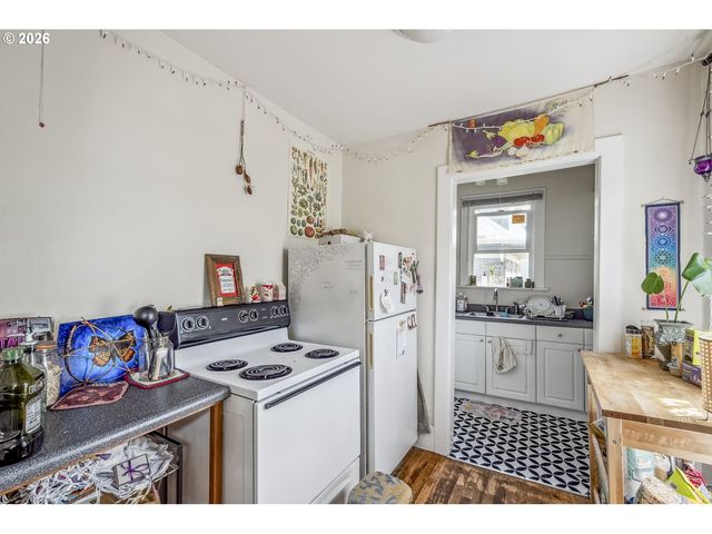 2204 Ne 7TH Ave, Portland, OR 97212