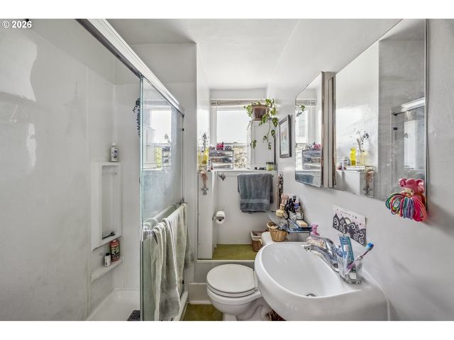 2204 Ne 7TH Ave, Portland, OR 97212