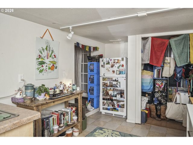 2204 Ne 7TH Ave, Portland, OR 97212