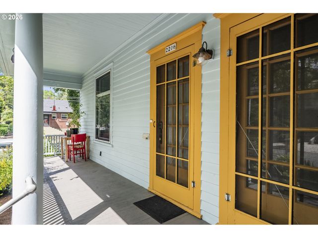 2204 Ne 7TH Ave, Portland, OR 97212