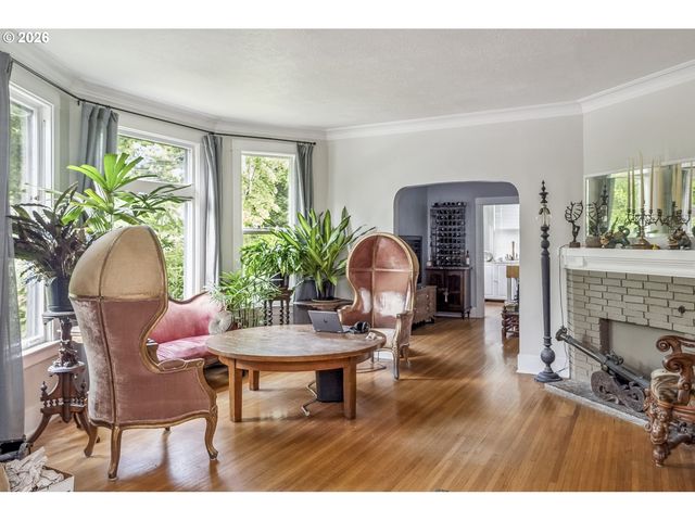 2204 Ne 7TH Ave, Portland, OR 97212