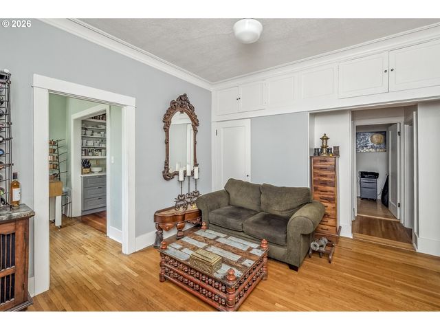 2204 Ne 7TH Ave, Portland, OR 97212